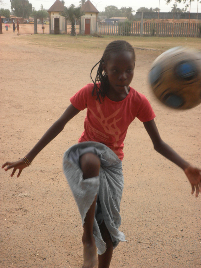 autour du stade Aline Sitoé Diatta - Ziguinchor